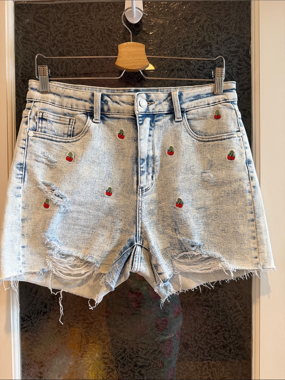 Judy Blue Light Wash Denim Shorts with Cherry Embroidery size large NWOT